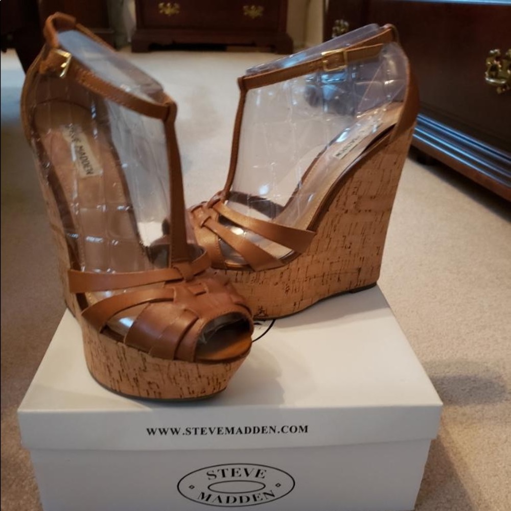 Steve Madden wedge sandals size 9 1/2